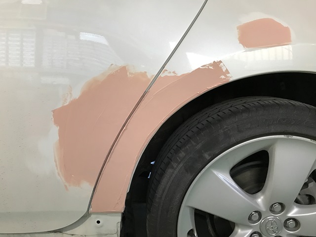 鈑金後、パテ整形